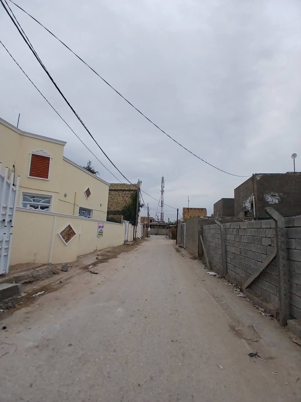 السلام عليكم
بيت للبيع زراعي سند ٢٥ متوفر كافة الخدمات مساحة ٤٠٠ متر

العنوان حي الأمين الأولى شارع التنانير

للاستفسار الاتصال على الرقم  ***********
