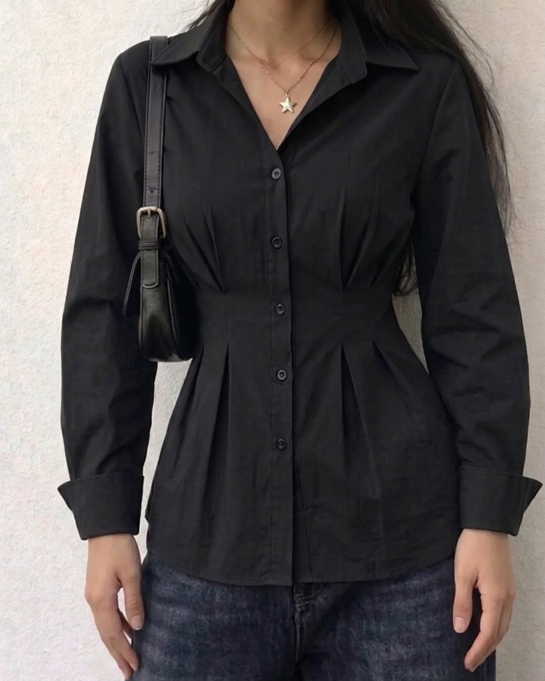 .
قميص اسود مخصر🖤
كوالتي  جيد🌟 
طول القميص 70cm-73cm
مخصر
القياسات
XS-S-M-L-XL-2Xl
السعر :17,750 ألـف✨
ـــــــــــــــــــــــــــــــــــــــــــــــــــــــــــــــــــــــــــــــــــــــــــــــــــــــــــــــــــــ

متاجرنا👇

‪‪@stray_store1‬‪
@stray_store2‬‪
@stray_suits‬‪
@stray_vintages‬‪
@mars_librar.y‬
ـــــــــــــــــــــــــــــــــــــــــــــــــــــــــــــــــــــــــــــــــــــــــــ

توصيل الناصريه مركز الفين دينار❇️

اقضية ونواحي 3 الاف

المحافظات 5 الاف دينارر

💢عن طلب لا يقل عن ال 12 الف دينار.
ـــــــــــــــــــــــــــــــــــــــــــــــــــــــــــــــــــــــــــــــــــــــــــ

⛔اذا كان اكو غلط بالطلبية او غير مشابه للصورة يمكن استبداله.


**إذا كنت صاحب هذا الإعلان وتريد حذفه لأي سبب، رجاءا أرسل رسالة إلى الدعم الفني**
