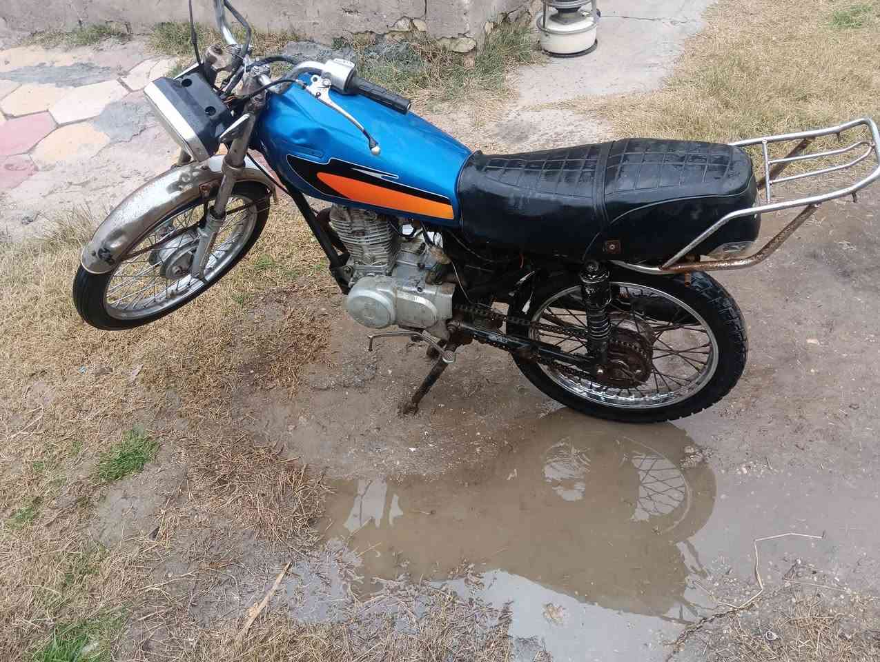 سلام عليكم دراجه اربعه كير شغاله
كلك
السعر 225وبيه مجال 
المكان كربلاء الحسينية الوند 
***********
***********
