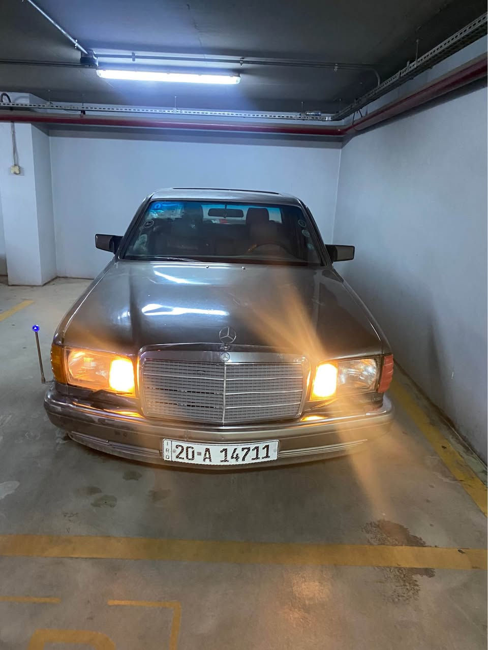 سلام عليكم مارسدس موديل 1987 رقم ديالى  هزه جديده رقم إنكليزي حاله سياره نظيفه معمره تبريد شغال كشنات جلد فتحه شغال كيجات بانزين حماوه شغال يراد ترتيبات حداديه صدر سياره مال جناي سعر مناسب عنوان الحارثيه انتصل او تراسلني  أجاوبك *********** بغداد, العراق
