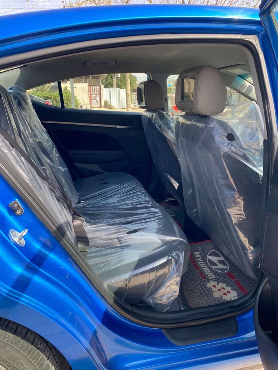 كل عام وانتو بخير 
الي يدور جديد هذا الجديد كدامكم خلقة واخلاق

النترا ٢٠١٧ محرك٢٠٠٠ دوش 
بدون ضربه بدون صبغ بدون بارد فقط حادث امريكا باب سائق ومبدل نفس لون مطابق شرط حتى مابين 
ماشيه ١٣٢ الف كيلو وارد كندي 
ايرباكات كلها كفاله سليمه وغرفتها جديدة كلش واستخدام شخصي / سپير والعده بعدهن مال وكاله ما نازلات
تحكمات ستيرن وشاشه كبيرة لمس 
ادامه كامله جديدة ومنظومه زينون عالي ناصي اصل
تدفئة كشنات اماميه تدفئة ستيرن لايت عدسة كامره خلفية 
رادارات خلفية جوانب 
تبريد ثلج خير من الله 
سياره جاهزة ع اخر حباية 
رقم اربيل الجديد وبأسمي تحويل مباشر 
للبيع فقط ب١٢٧ وبيها مجال انشاءالله 
مكاني بغداد الشعب
***********
