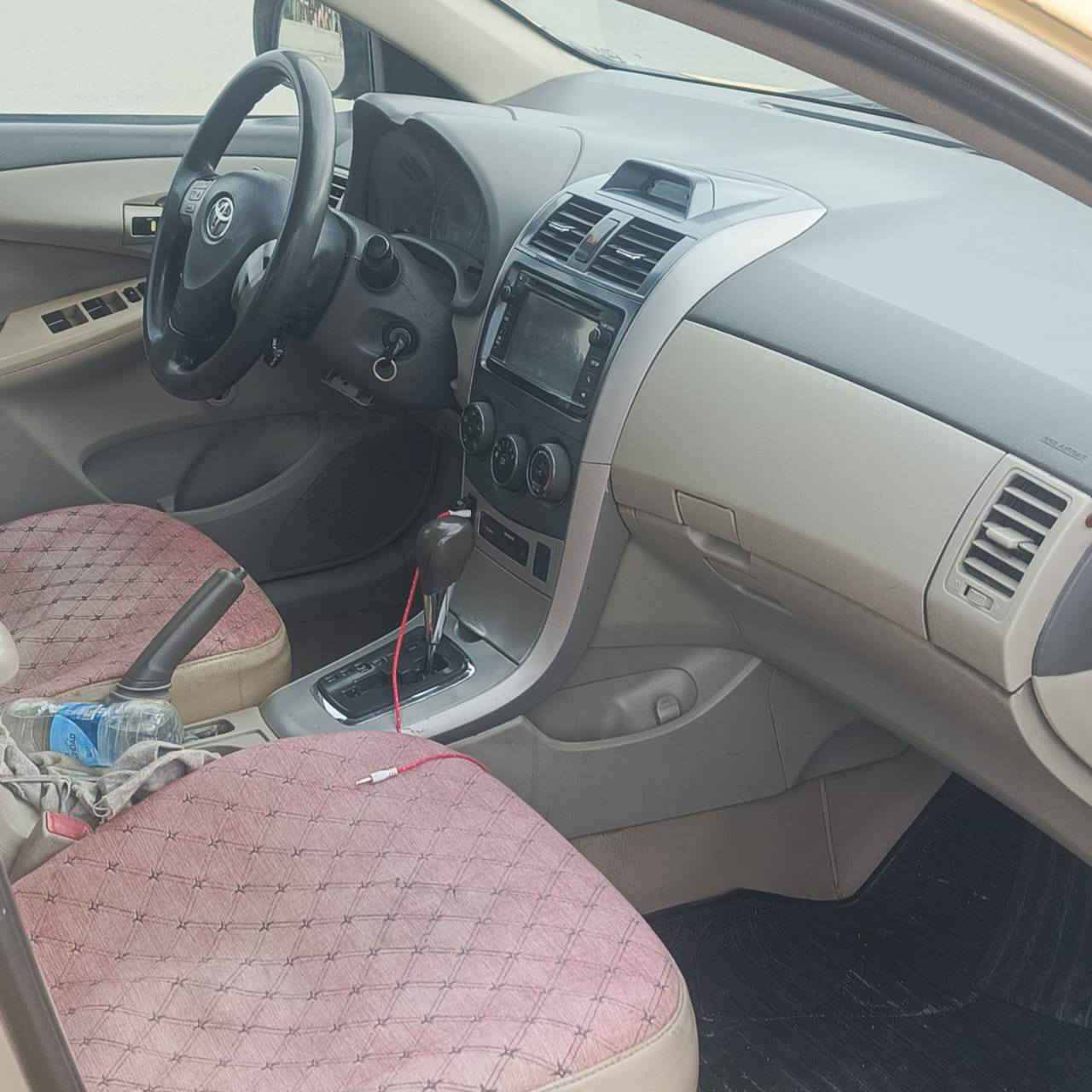 سلام عليكم كورولا تكسي البيع مول 9محدثه 2013 سياره حلوه ونضيفه ماعايزه اي شي تخم تاير داخله نضيف مصفره هيئه وغرامه  رقمه بغداد كير محرك فول تحويل ثاني يوم السعر 87 وبيه مجال حك جيتك شباب غير متواجد علا الفيس الرقم والنتصال ‏‪***********‬‏
