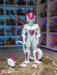 مجسم فريزا • ٢٥ سم • رأسين وذيل