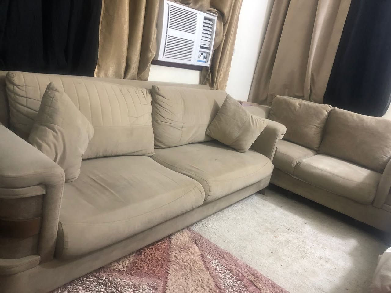 قنفات تخم ٨ مقعد سعر ٢٦٥ بيهة مجال بسيط للشراي بغداد المنصور
***********
