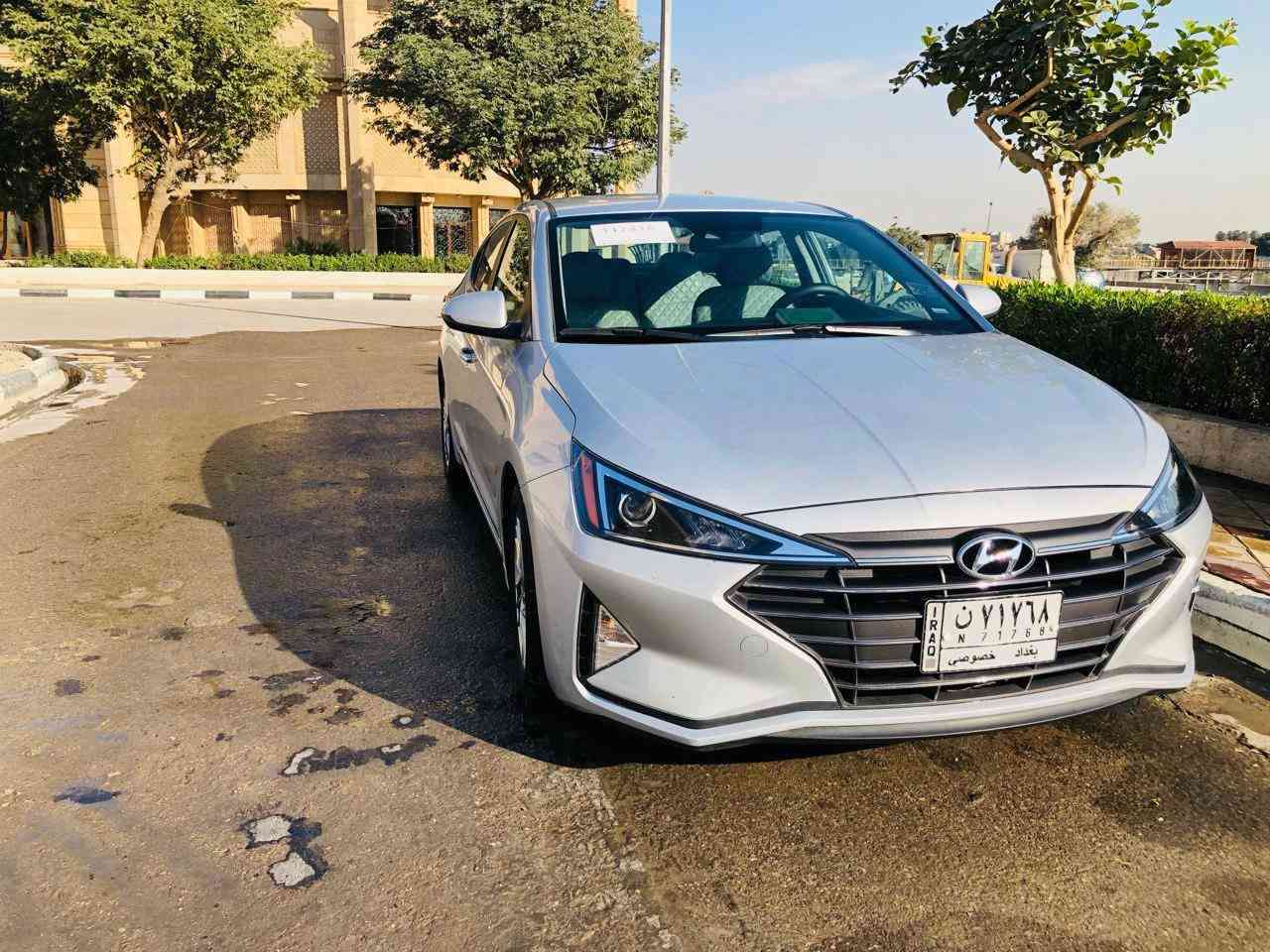 السلام عليكم ... النترا 2019 للبيع فقط امريكي ماشيه 85 ميل السياره مثل ما موضحه بالصور وبيها بارد باب السائق 
السعر 145 وبيها مجال 
مكاني بغداد حي الجهاد 
***********
