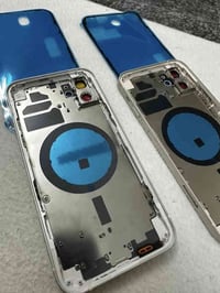 متوفر شاصي وظهر ايفون 12 العادي لون ابيض، جديد غير مستخدم بعده بالنايل...