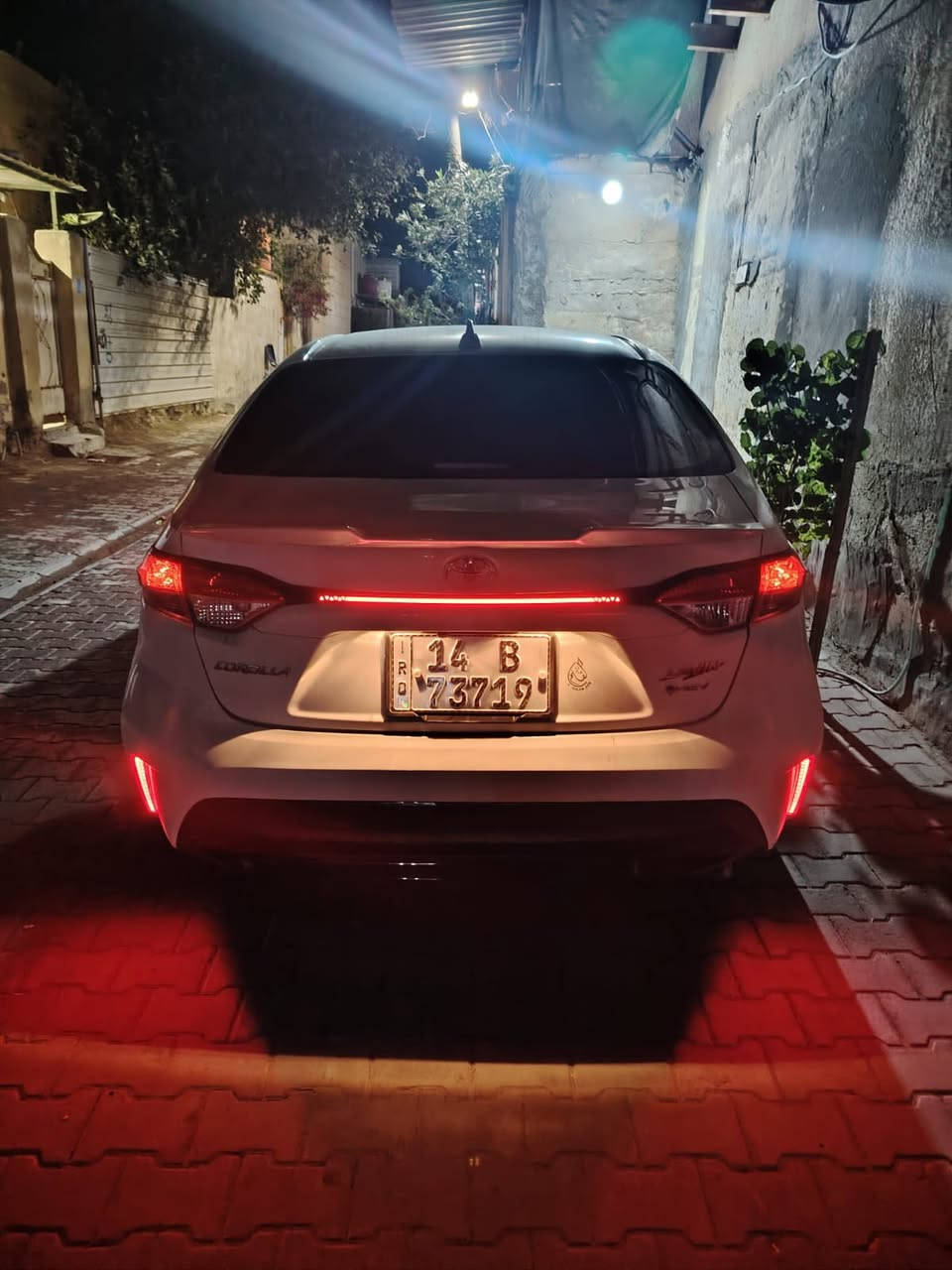 السلام عليكم .
تويوتا كورلا ( هايبرد، LEVIN ) للبيع .( رقم بصرة،   باسمي ، لون ابيض ).
موديل (2025).
ماشيه (24)، ( زيرو ).
سياره مكفوله من الصبغ والبارد      (  ).
السعر ( 155$ ) وبيهه مجال بسيط.

مواصفات السياره : فول مواصفات .
( سلايت رووف ، بصمه ، هند بريك بصمه ، اوتو هولد ، مود درايف NORMAL ، POWER ، ECO ، مانع انزلاق ، شاشه ، كاميرا خلفيه دواره ، رادار ، تحكمات ستيرن جهتين ، كروس سرعه ، قطعتين تبريد ، تبريد شاشه ، ايرباكات عدد (8) ، لد امامي ، لايت زينون عالي ناصي ، اشاير بالمري ).***********
