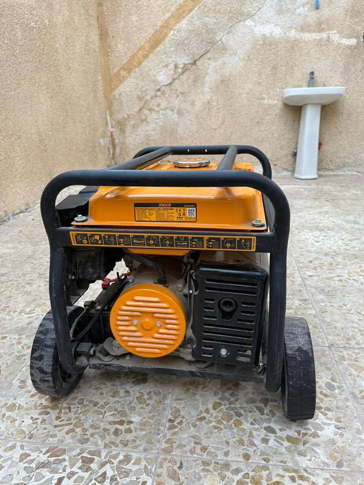 السلام عليكم مولده ١٥ امبير مستعمله اسبوعين فقط اخدتهة ب ٥٠٠ الف مكاني كربلاء قيم و اخذ ***********
