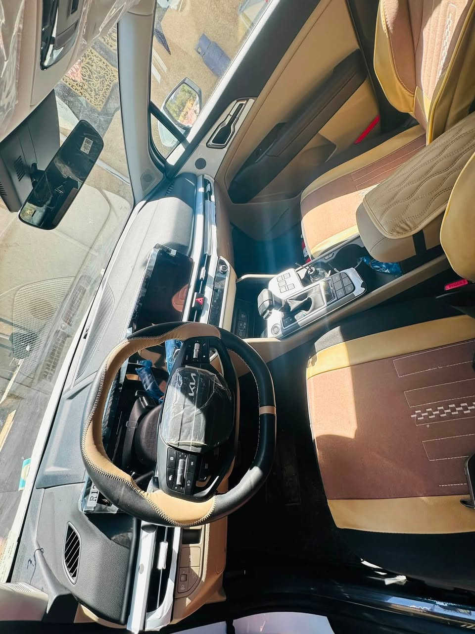 السلام عليكم
كيا سبورتيج 2026 بانوراما فول مواصفات ماشية ٢٠٠٠ سيارة زيرو مكفولة كفالة عامة رقم بغداد 
السعر 250
مكان التواجد بغداد 
انا مكلف بالنشر الرجاء التواصل عن طريق الاتصال بالارقام التالية 
***********
***********
