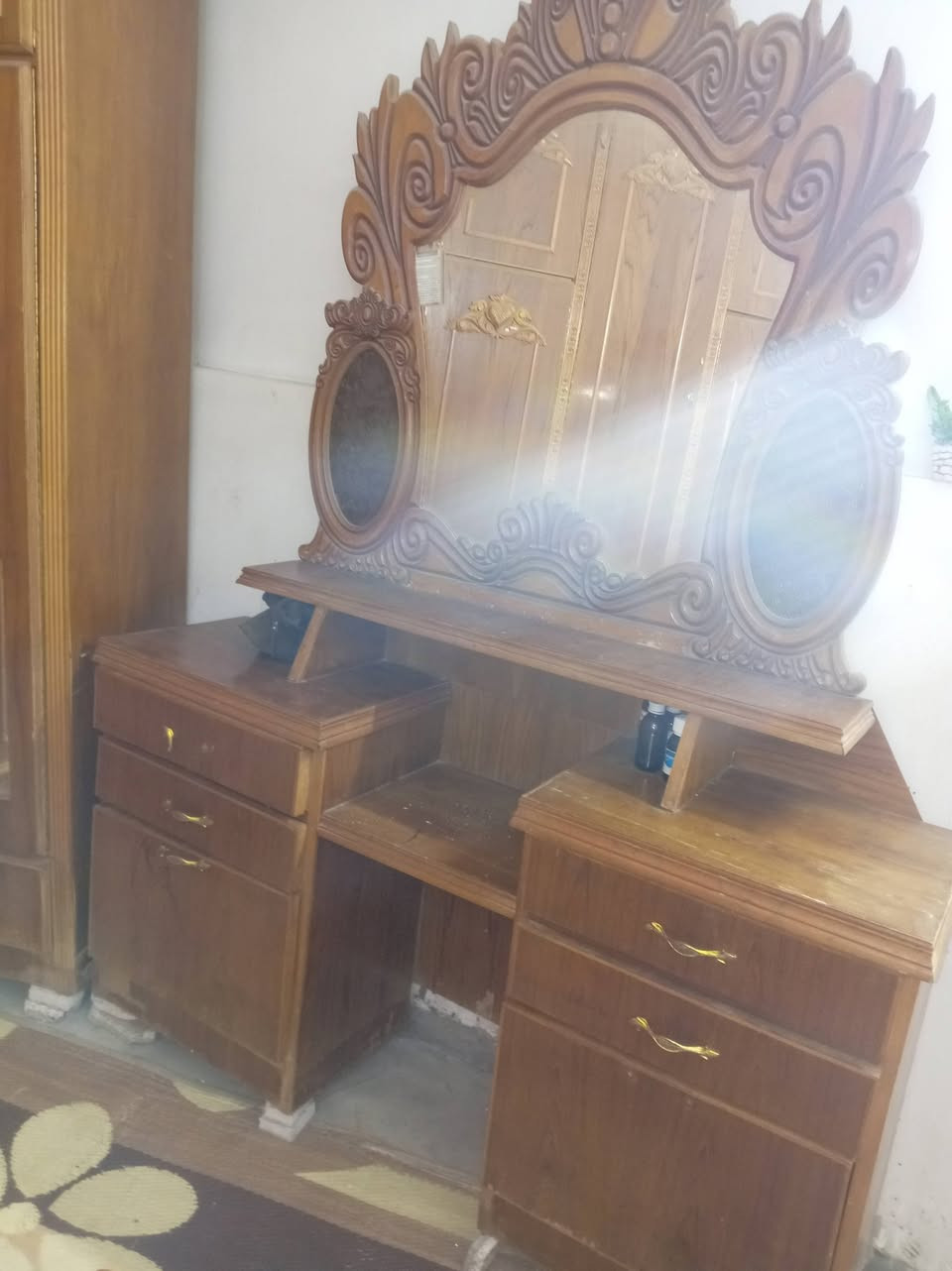 غرفة خشاب للبيع السعر 750 رقم بي واتساب***********
