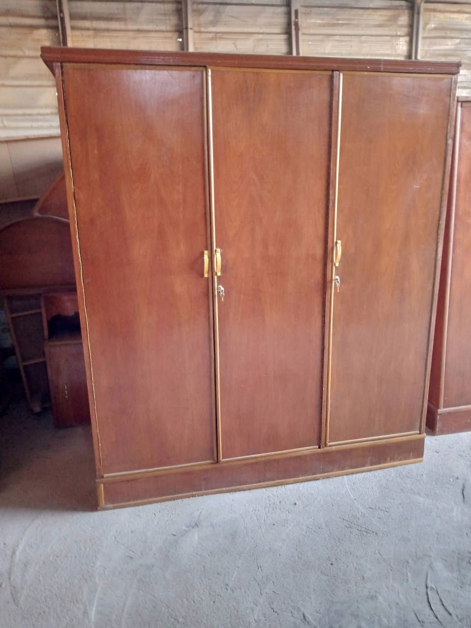 غراض مناسبه للبيع اتصال او واتساب***********
