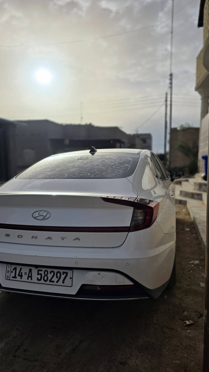 السلام عليكم
سوناتا 2020 وارد كوري غاز بلاد 

الرسميات كفالة + سنوية لل2027
الموصافات 
مري شفط 
اشاير بل مري 
تحكم ستيرن 
تبريد امامي خلفي 
اوتو هولد 
وباقي الموصافات المعروفة 
السيارة بيهة بارد بل جاملق الايسر جهت السايق بسيط كلش ومرشوش ربعة 

السعر 167 + مجالهة بسيط 
***********
