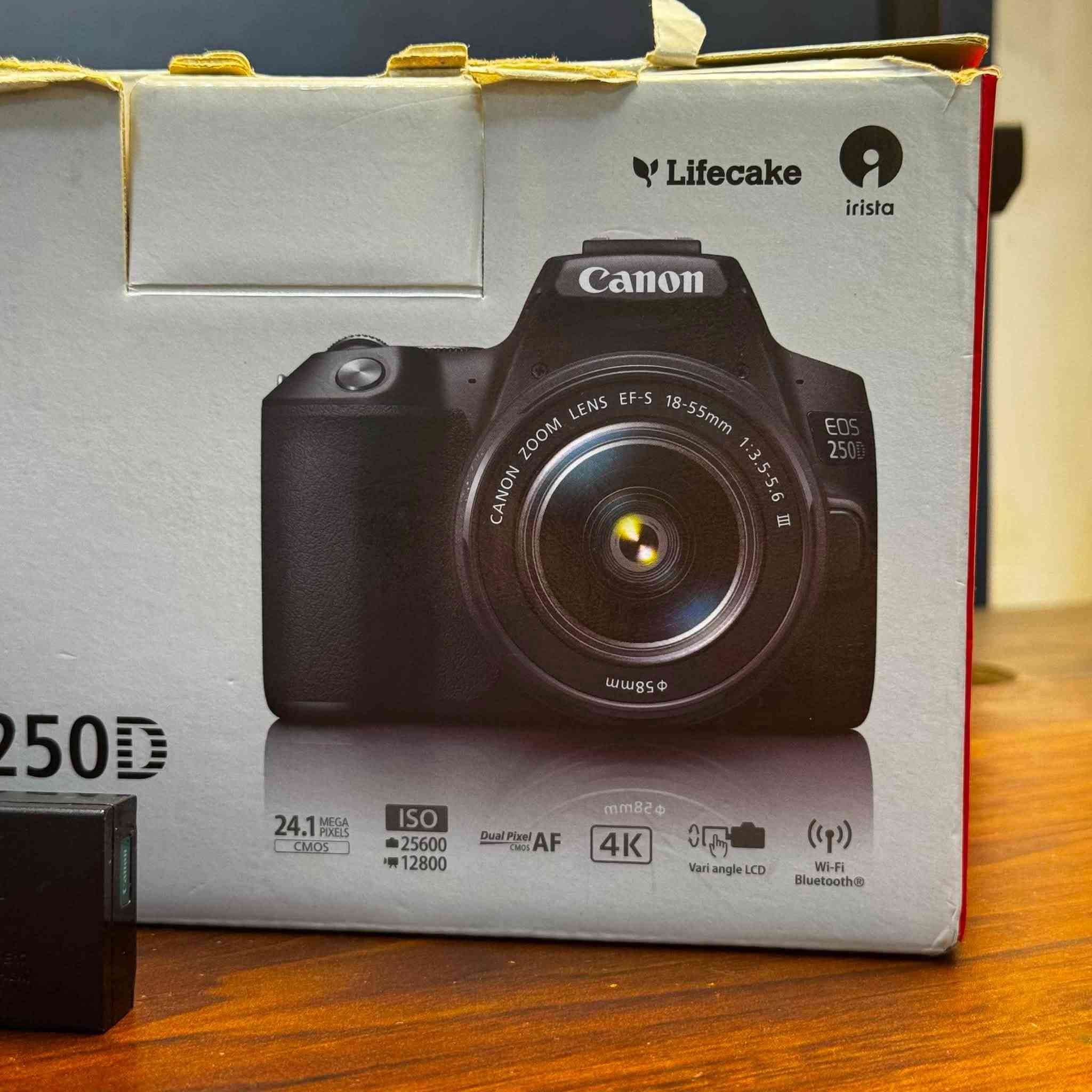 للبيع 📸 | Canon EOS 250D

✅ نظافة فول، بدون أي خدش.
✅ استخدام شخصي وبحالة ممتازة.
✅ عدسة Canon EF-S 18-55mm IS STM الأصلية.
✅ البطارية الأصلية.
✅ الشاحن الأصلي.
✅ الكارتون الأصلي موجود.
✅ جميع أزرار الكاميرا والشاشة تعمل بكفاءة، ولا تحتاج أي صيانة.

مناسبة جدًا لـ:

* صناعة المحتوى.
* تصوير اليوتيوب.
* التصوير الفوتوغرافي.
* المبتدئين والمحترفين.

💰 السعر: 600,000 دينار قابل للتفاوض

📍الموقع: الموصل.
📩 للاستفسار أو المعاينة التواصل على الواتساب 
***********
