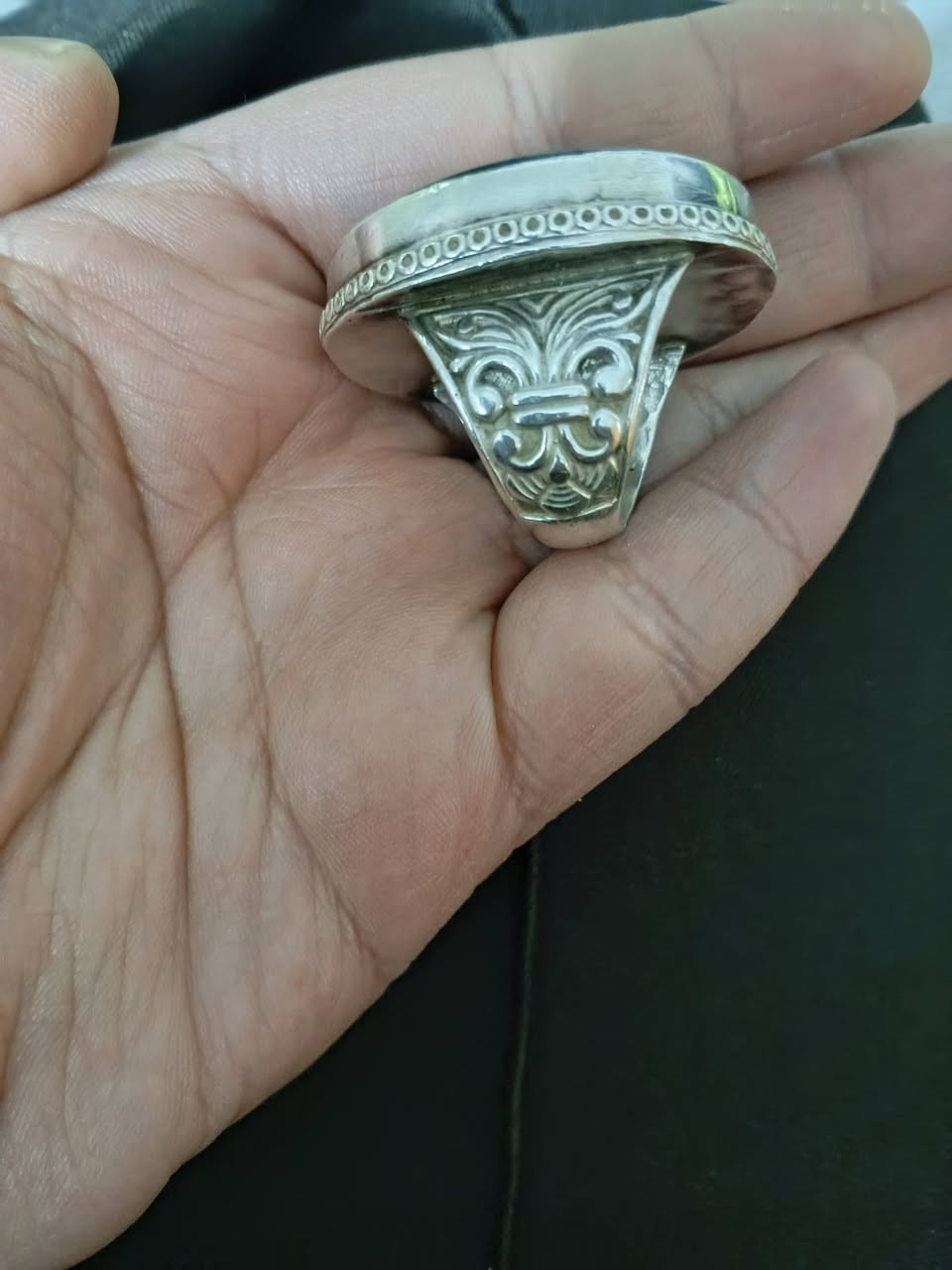 حجر حديد صيني صياغه ثقيلة قديم
السعر 150 الف وزن المحبس 45 غرام للاستفسار ***********
