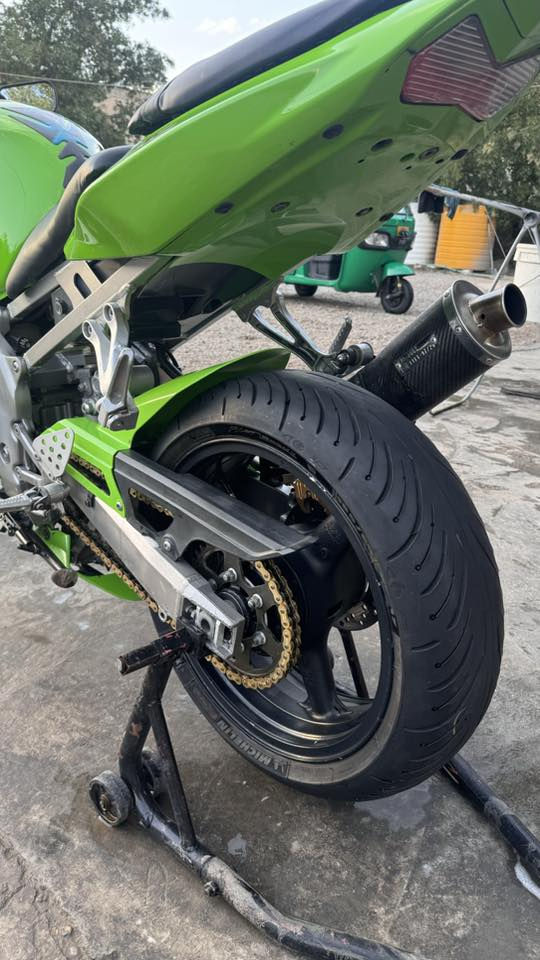 سلام عليكم 

دراجة كاوسكي موديل 2004

ماشيه 29 كفاله عامة مال رمبه 

مكاني بغداد شراي يتصل 

***********
