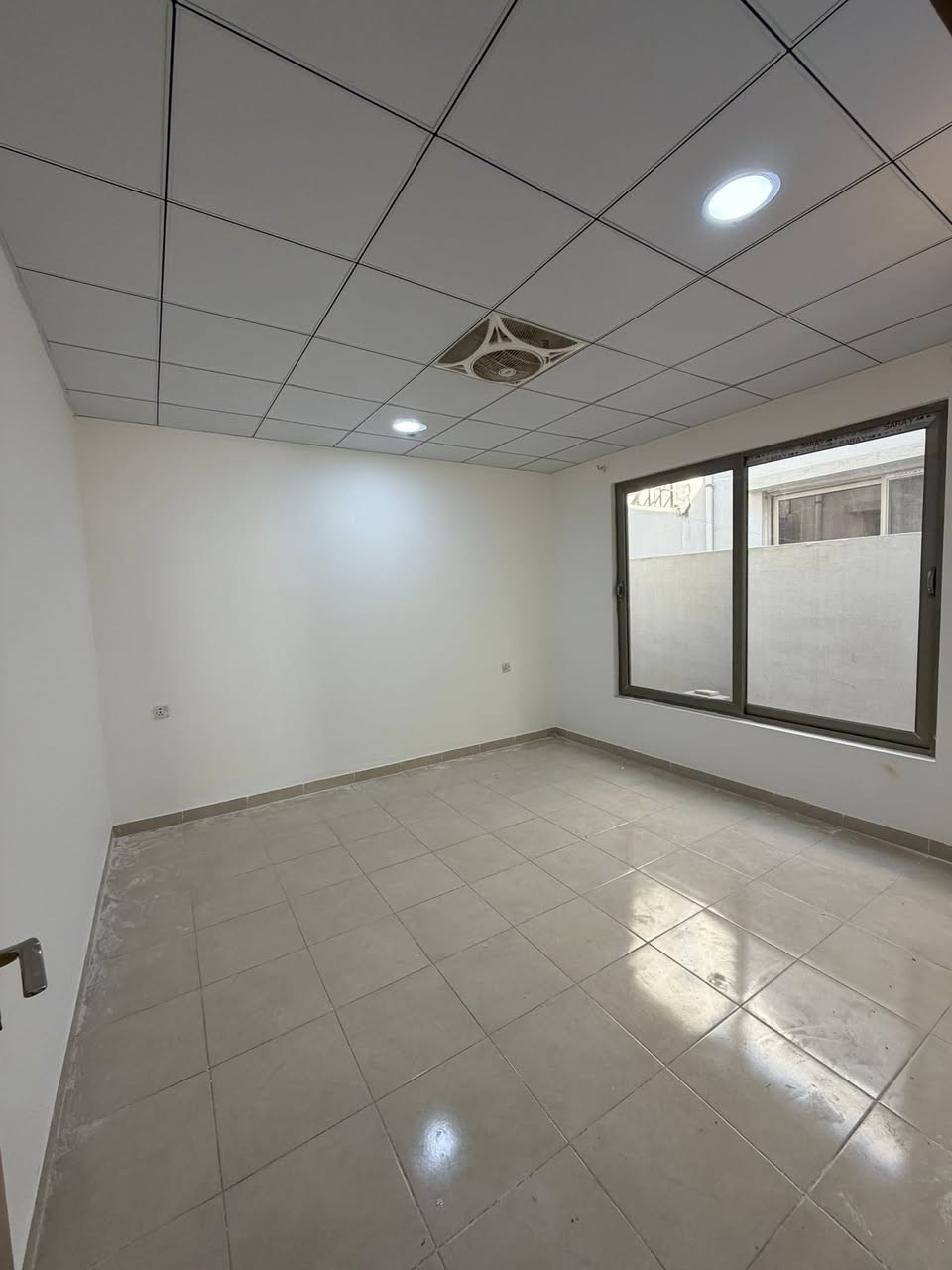 دار للايجار  200 متر طابقين جديد صفر  

محتويات البيت/ 3 غرف نوم و هول و استقبال و مطبخ  و صحيات و كراج و حديقه 

الموقع/ مجمع مدينتي قرب جامعة  كركوك 

السعر/ https://t.me/AlFayslrealestate***********/3419
___________________________

للاستفسار مراسله الصفحة على 
الرسائل الخاصه 

‌‎او الاتصال بالارقام⬇️📞 
***********
***********

او زيارة ⬇️⬇️⬇️

(( مكتب الفيصل))

📍 كركوك/ نهاية شارع القدس /
(مجمع فلوريا) قرب من مصرف اهلي العراقي 

او 
مشاهده صفحات المكتب على 

(فيسبوك) https://www.facebook.com/profile.php?id=100066592845440&mibextid=LQQJ4d

(تلكرام) https://t.me/AlFayslrealestate***********

(انستكرام) https://instagram.com/al_faisal.iq

 ___
‌‎🏡 الفيصل للعقار_AL FAYSAL 🏡
‏AL-FAYSAL (Real estate & Contracts)

* نستقبل جميع عروضاتكم السكنية 🏠 والتجارية 🏡 بكافة مناطق كركوك
