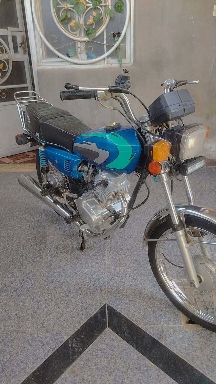 السلام عليكم نامة اصولي للبيع السعر 950مجال بيه قليل وكيلهة نوار. الرقم ***********
