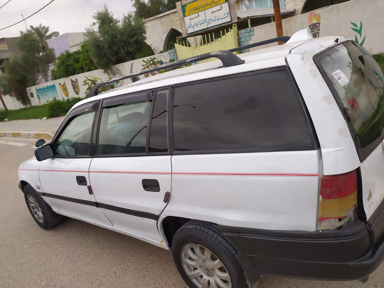 السلام عليكم اوبل استر للبيع موديل 1992 مكفوله من ضربه مكينه وكير خير من الله سياره جاهزه من كلشي رقم نجف السعر 28 وبيه مجال بسيط تصال عل رقم الهاتف 
*********** سياره مال جناي 
.
