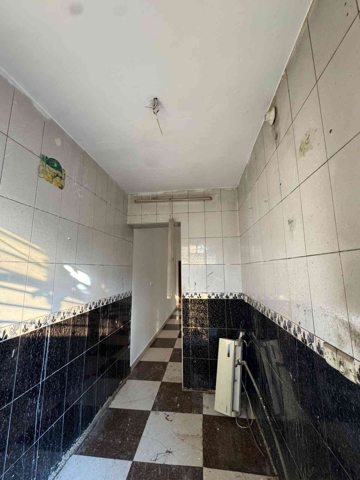 للأيجار__في__السيدية
دار سكني للمساحة 80م

يحتوي ع ثلاث غرف نوم وصالة ومطبخ وخدمات

السعر 800 الف قفل

الموقع مربع جواد الرومي

للاستفسار:***********

مكتب الفهد الهندسي للأستثمار العقاري
