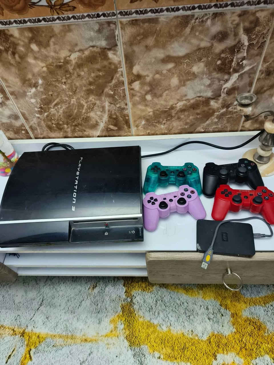 بلي 3 فات مهكر مع هارد يحتوي على ٨٠ لعبة + ٤يدات
السعر ١٢٥
مكاني بغداد واتساب *********** بغداد, العراق
