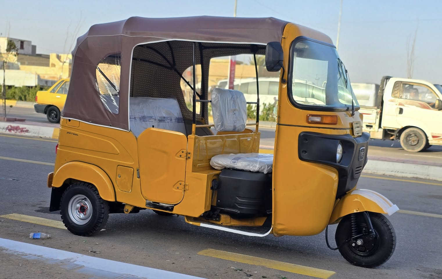 مكلف بالنشر ...
2022 طالعه ٢١ مديله رقم كربلاء مشروع وطني 
محرك مكفول كشر نظيف بي طخه ومسويه والباقي بلادي تكتك جاهزه 
سعر ٧٣٠٠قفل قفل سكن كربله 
***********
