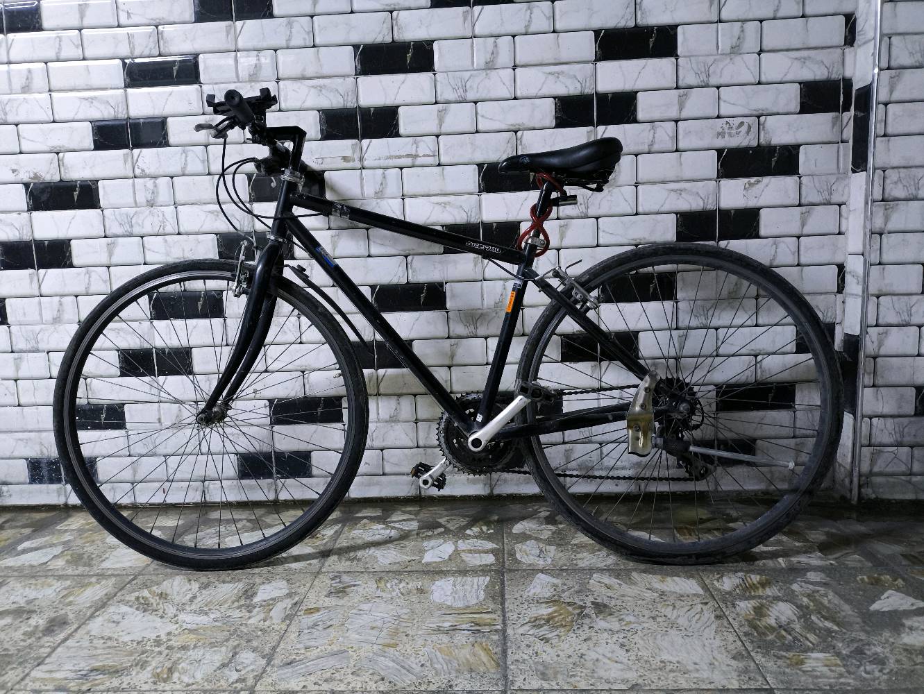 السلام عليكم
 بايسكل c700 للبيع حجم 27 مكينة الخلفية 
7 نمر والامامية 3 نمر يجي ويا ستاند مبايل  بسعر 120 الف وبية مجال العنوان بغداد مدينة الصدر قطاع 3  للتواصل علة الرقم واتساب