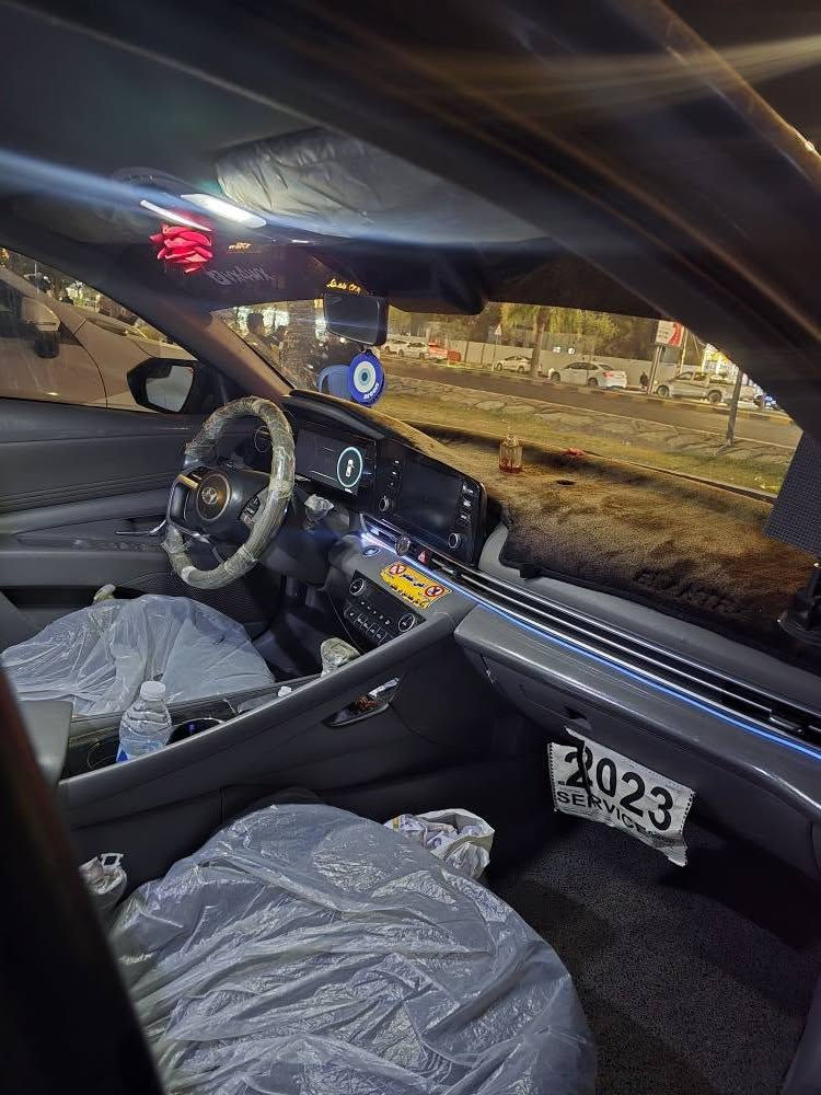 سلام عليكم ورحمه الله 

هيونداي النترا 2021 
وراد امريكي  
محرك وكير  خليجي   2000cc 
كير AT 
رادارات 360  
نقاط عمياء  
تحديد مسار +تحذير من مغادره المسار 
شاشه + كامره اصل 
منضومه زينون  +لد نهاري 
 جنطه ذكيه تفتح عند الاقتراب 
وضعيات قياده 3  سبورت_ ايكو_ نورمل 
شاشه اعطال 
حساسات تايرات 
سياد بريك بصمه 
اوتو هولد 
نظام ابل كار بلي 
عليهه اضافات  اصليه شرط
لحيه اصليه 
سبايدر خلفي 
لحايا جانبيه + زعانف 
يدات ابواب +كفرات مرايا 
رقم اربيل الدولي الجديد تريد وكاله تريد تحويل مضمون المداور 
........
حادثهه جاملغ الصدر وشويه من الباب شرط بدون دواخل ولا تبديل صور الحادث مرفقه مع المنشور 
مكانهه النجف الاشرف حي السلام رقم صاحب السياره  *********** النجف, العراق
