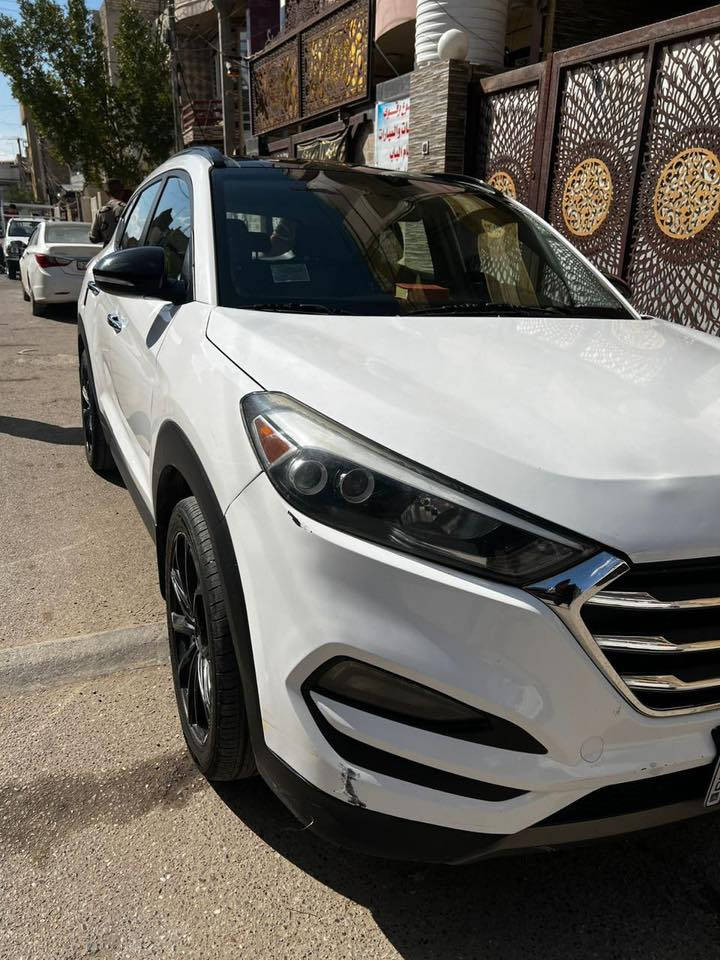 توسان 2018 
وارد امريكي ضربة دعاميه وبنيد فقط باقي مكفول فول مواصفات ما عدا بصمه ..
بورنامه.
قطعتين تبريد .
كشن كهربائي 
بغداد ثاني يوم تحويل 

***********
