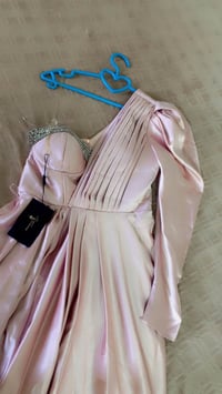 فستان • قياس ٤٠ • بغداد