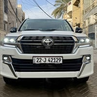 لاندكروز 2016محرك 8 سلندر 4600 المرغوب مكفولة من الحادث وصبغ وضربة  سي...