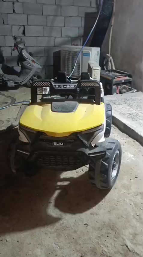 من رخصة الادمن سياره للبيع نقص فقط شاحنه السعر125الف المكان حمدان الاتصال ***********
