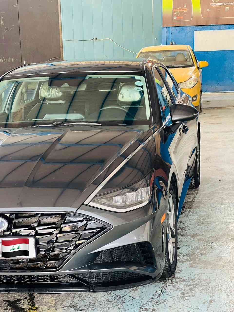 🔹 سوناتا موديل 2022 وارد أمريكي
• حادث بسيط (ربع الجاملغ الخلفي جهة السايق) ✅
 • باقي السيارة كفالة عامة مثل  الوكالة
 • السيارة كلها ليبل واحد يعني 100‎%
🔸 المحرك المرغوب:
 • حجم 2500 تنفّس طبيعي المرغوب 
 • نظام متطور 8 بخاخات (4 بخاخات دوش + 4 بخاخات GDI)
🔸 مواصفات السيارة :
 • بصمة تشغيل + تشغيل عن بعد
‏ • Auto Hold
‏ • Drive Mode (4 وضعيات قيادة)
 • قيادة آلية + تحديد المسار
 • تبريد شاشه منفصل + تبريد ثلج ❄️
 • رادار أمامي وخلفي وجانبي
 • توقف ذاتي عند الخطر 🚨
 • فول مواصفات عدا الفتحة
 • تخم تاير جديد
       •كشنات تدفئه 
       •كشنات كهربائية فول تحكم 

📌 السيارة جديدة بمعنى الكلمة، حتى ماء الراديتر بعده مال الشركة 💧
📌 رقم أربيل دولي بأسمي وتحويل مباشر
📌 السيارة ترايك للبصرة ✅
📌 بدون نقص برغي واحد 🔧
🖼️صور الحادث مرفقة بالمنشور 

💎 سعرها فقط 195$ ورقة  – وبيه مجال!
📌 بابل حله 
📞 للتواصل: 
يتوفر واتساب 
***********
