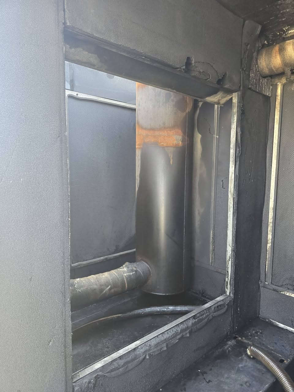 للبيع كاتم بلادي يرهم كل مولده  شانصي وهم  تانكي مال كاز بلادي نضيف حيل وشاشه هم معا صلصات دبل بلاد مال مولده هم مكانه كركوك سعره ٢٧ ورقه ***********2
