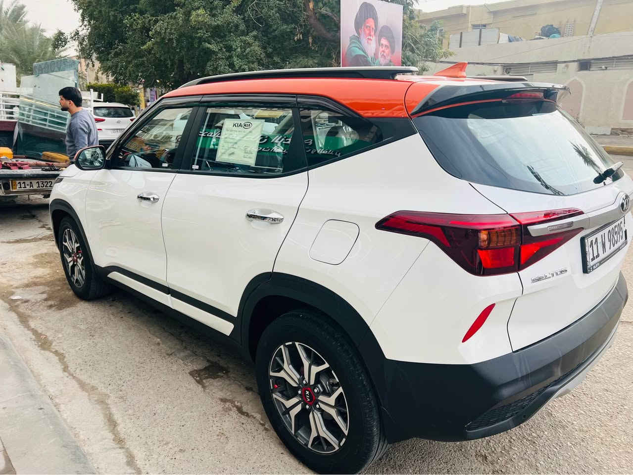 السلام عليكم 
كيا سلتوز خليجي  تو كلر 
ماشيه 15 الف فقط 
استلام الدوليه  ع ايدينا 
بصمه 
شاشه 
كامره 
تحكم استيرن 
تبريد قطعتين 
ويل كروم 
حساسات اماني خلفي 
مري شفط لايت 4 عدسات 
السعر 138 
بيها تبديل دعاميه اماميه 
للاستفسار ***********
بغداد الكرخ بغداد, العراق
