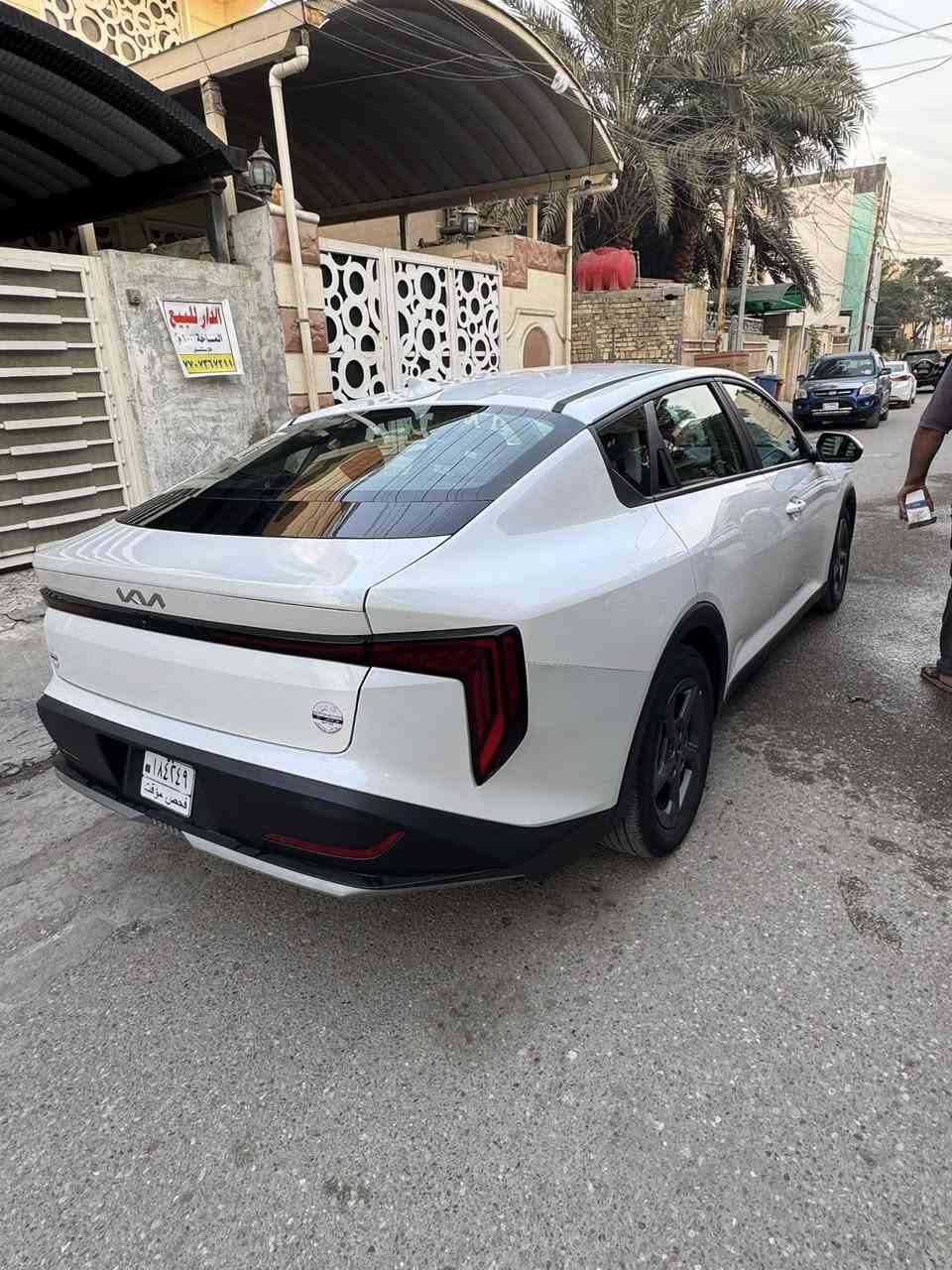 سلام عليكم لبيع كي فور وارد امريكي 
بدون رقم  سعر ١٧٣  
077383 25450
موديل ٢٠٢٥
