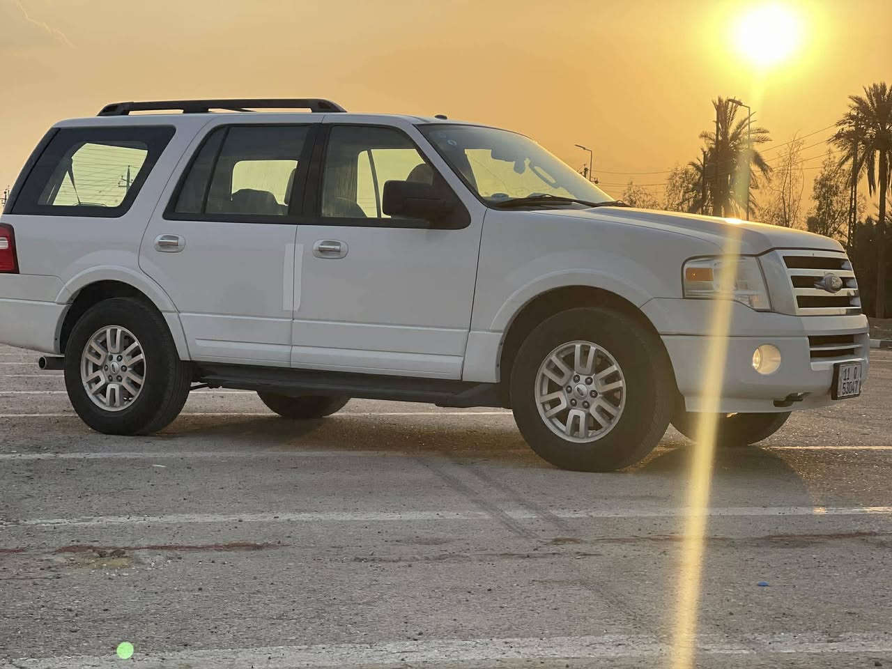 السلام عليكم 
فورد اكسبديشن خليجي
وگاله المنصوري 
كفاله عامة 
كشر كير مكينه
ماشيه123 
بعدها حته ارضيه شركة وكتلوكات بيها ع ايد وحده 
رقم هزه جديده
***********
