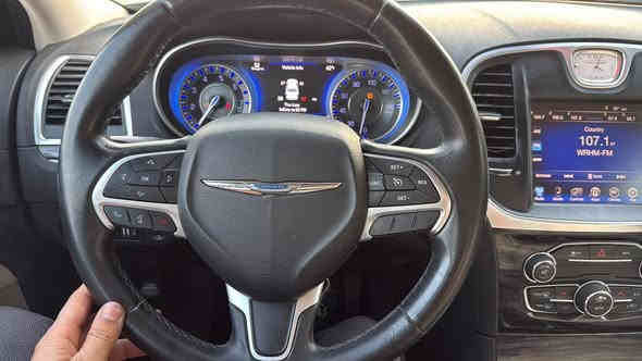 السلام عليكم اوباما 2016 مرمزه 2023 ضرر بس جاملغ ايسر بدون ارباك السياره جديده حيل بدون رقم جاهزه مكينه وكير تبريد. حداديه طخم تاير ويل كروم 20 عنكبوت السعر 175 وبيه مجال مكاني بغداد والشراي يتصل ***********
