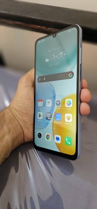 هونر x5c مستخدم اقل شهر والله وغراض كاملة شاحن مامفتوحة + كارتونه + حا...