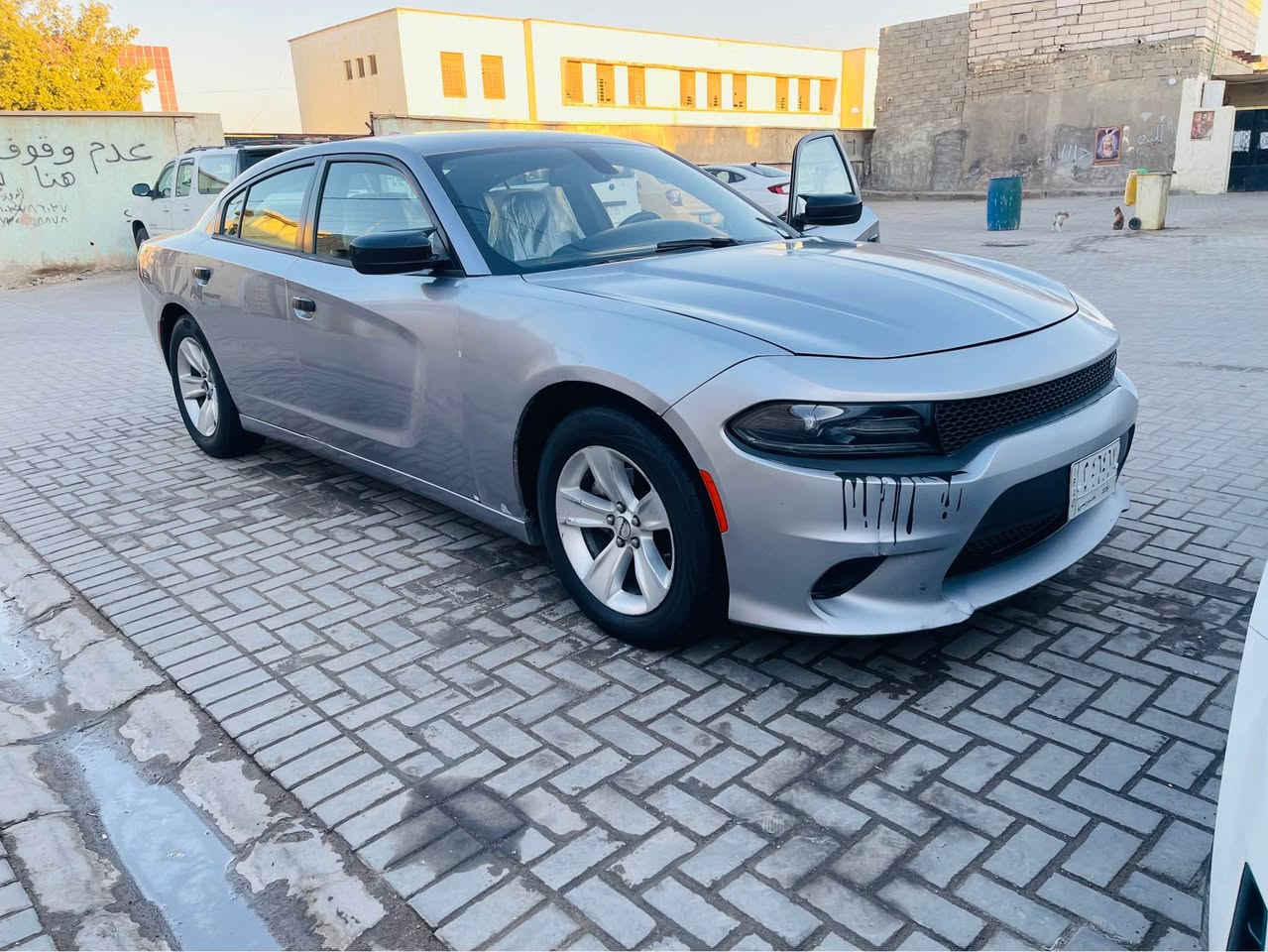 جارجر 18 اصل 16 
مواصفات معروفه Sxt
رقم بغداد وكاله
جاهزه من كل شي
مكينه وكير وحداده وتبريد وكهربائيات وتاير ويل 18 اصلي
بصره الاصمعي الجديد
*********** البصرة, العراق
