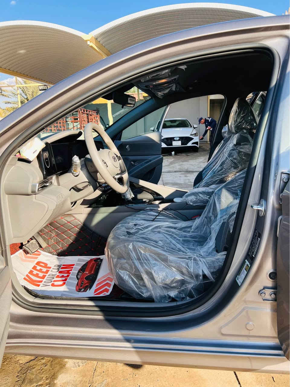 السلام عليكم
للبيع هيونداي النترا 2023
*محرك 4 سلندر 2000 دوش 
*السيارة حادثها فقط الجاملغ الخلفي جهة السايق ومصلح ومصبوغ وصور الحادث بالمنشور. 

*بدون ايرباك كل الايرباكات سليمة بچم كبس.

 بدون شاصي ولغد كله سليم 
الكير والمكينه عالشركه بدون فتح 

السيارة فول عدا الفتحه sel 
فول تحكم ستيرن
بصمه عدد 2
شاشة كاملة متصلة وعدادات ديجيتال
رادار امامي وخلفي وجانبي (نقاط عمياء)
توقف ذاتي
لايت امامي led 
قيادة ذاتية
تحديد مسار
درايف مود (Normal,Sport,Smart)
اوتو هولد
هاند بريك دكمة
بصمة ابواب
بصمة تشغيل
تشغيل عن بعد
ابل كاربلاي واندرويد اوتو
شاحنة وايرليس
منافذ داخلية يو اس بي وتايب سي
كشنات مخمل
كروس كونترول مثبت سرعة ومحدد سرعة 
كامرة خلفية دوارة
كشنات تدفئة
التبريد ايضاً بي شاشة
**السيارة بأسمي وتحويل مباشر رقمها اربيل 
ماشيه 45الف 

سعر السياره 168وبيها مجال بسيط 
مكاني بغداد 
للأتصال (***********)متوفر واتساب بغداد, العراق
