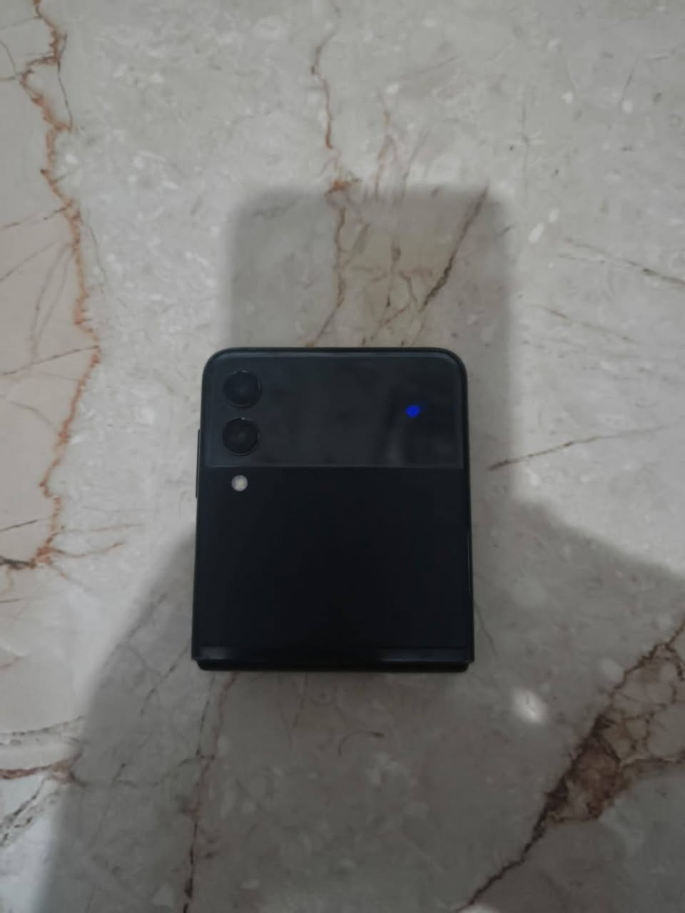 السلام عليكم
سامسونج z flip 3 5G قابل للطي للبيع
ذكارته 128 كيكا بايت
جهاز نظيف على وضع البلاد مال بيت 
سعره 450 وبي مجال او للمراوس حسب القناعه
العنوان ديالى بعقوبه بهرز 
للاستفسار الاتصال ***********
