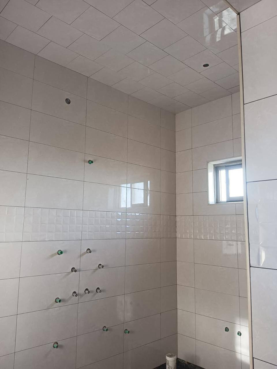 السلام عليكم ورحمه الله وبركاته شغل سيراميك درجة اولى ومن الله التوفيق
***********
