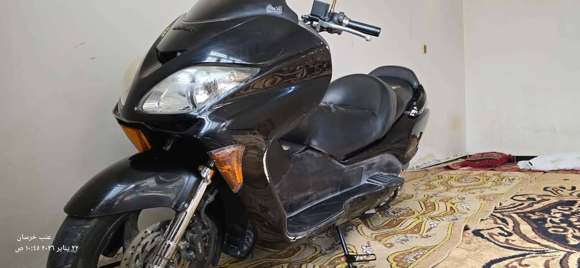 السلام عليكم ملاحظة مكلف بلنشر رقم صاحب الدراجه اسفل المنشور 
دراجه هوندا فورزه 08عميه بلاد 
مكينه لا تنقيص لا تبخير شلعه معدل خير من الله بيها نواقص بصيطه جدآٓ
والنضافه مثل ما موضح كدامك 
دراجه منزلها رمبه على ايدي صار اقل السنه 
عنواني بغداد ناحية الوحدة قرب مدينة بسماية 📌📌
للاستفسار الاتصال على الرقم ‏‪***********‬‏
