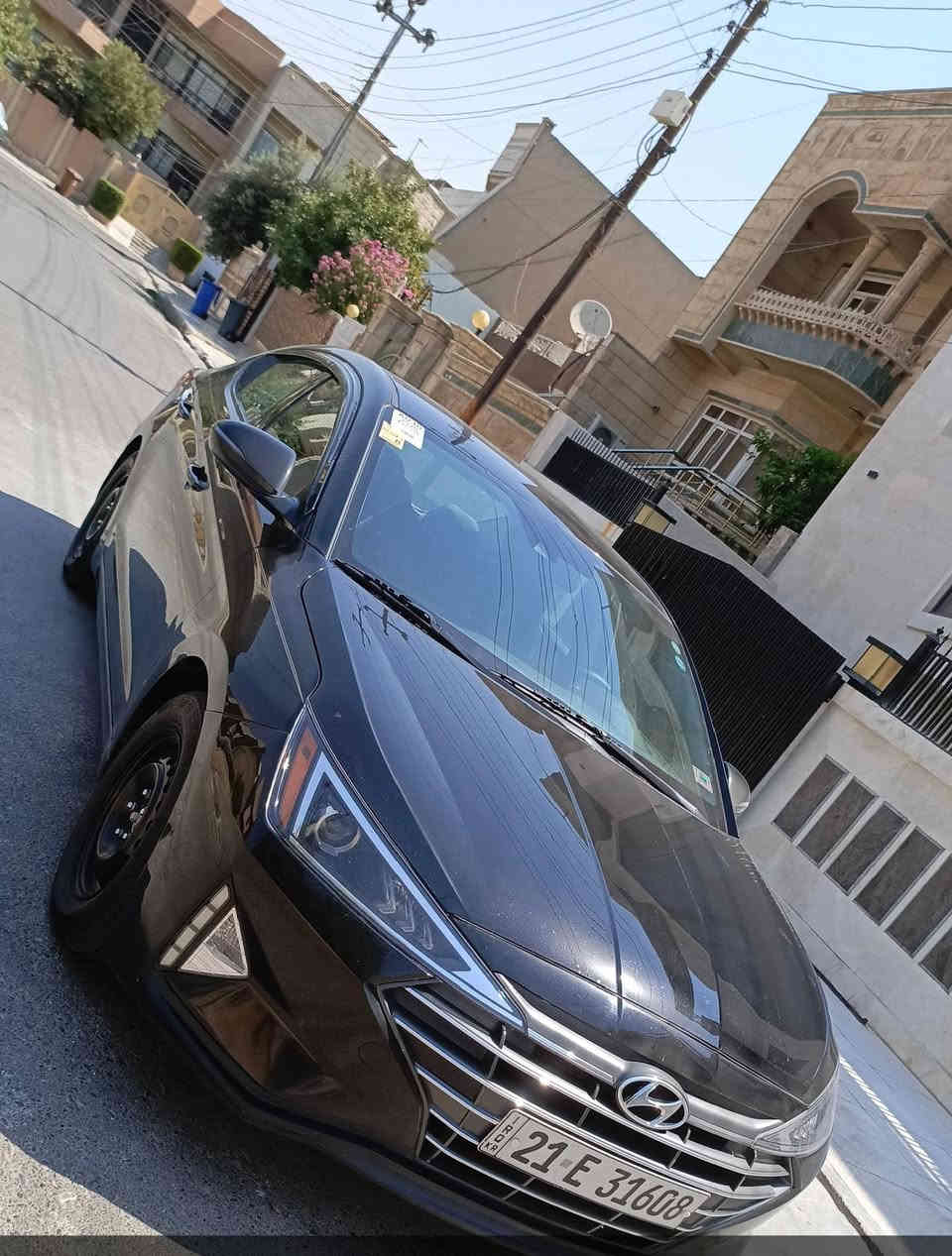 سلام عليكم انتره 19 موديل سياره ابسمي 
مكان بغداد السعر 130 بيها مجال 
***********
