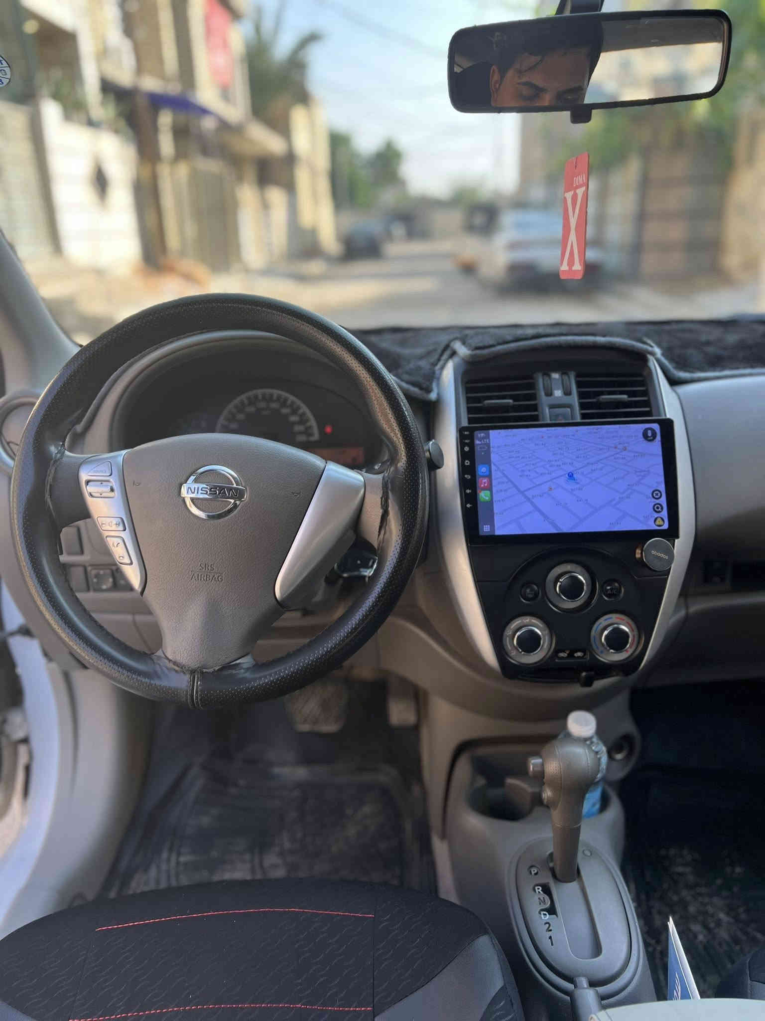 السلام عليكم 
سني هندي اصلي موديل 2021 كفاله عامه 
بس دعاميه اماميه مصبوغه اثر شخوط بلاستك ممحسوبه موجود سونار بلمنشور 

رقم شمالي رقم جديد وهزه جديده قبل شهر سويتها 
تحويل مجاني 
 
شاشه كار بلي اصليه 
ويل مميز 
مكينه كير كفاله عامه 
ماشيه ١٠٠ الف حقيقي 
السعر 111 ورقه وبيها مجال بسيط حك الجيه 
مكاني بغداد الاعلام التراث 
***********
