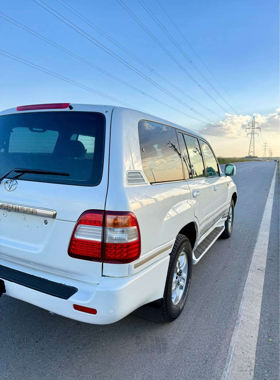 سەرەتا بەناوی خوداتۆیۆتا لاندکرۆزەر مۆدیل ٢٠٠٧ 
مواسفات ليگزز Vxr ی 8 پستۆن 
سەیارەکە قەپات قەپات مواسفاتى جه گ و وينجه 
سلاید ناوزەرد تۆماتیک دیفلۆک شاشە ليگزز سى  ریز کوشن ناو فۆرمیکا سەلاجەگيچ زينون  زۆر مواسفاتی تر سەیارەکە رەقەم یەک جوان و خاوێنە نمونەی جوان و خاوێنیە بى بوياغ بى ته عديل ته نها ٤ په نجه كارتيكى بچوكى هه يه  ماباقی هیچی پێوە نیە هيچ مواسه فاتيك نيه تياى نه بيت و ئيش نه كات فول فوله زۆر رێک و خاوێنە حسابى سفرى بوبكه گیر و مەکینە و اکسل بەشەرتە سه نه وى و ره قه مو ژينگه ى هه موى نوييه ره قه م هه وليره 
سعری ٢٥٣  وەرەقە و مه جاليكى برايانه 
*********** 
vaibar +watsapp كويسينجاك, أربيل
