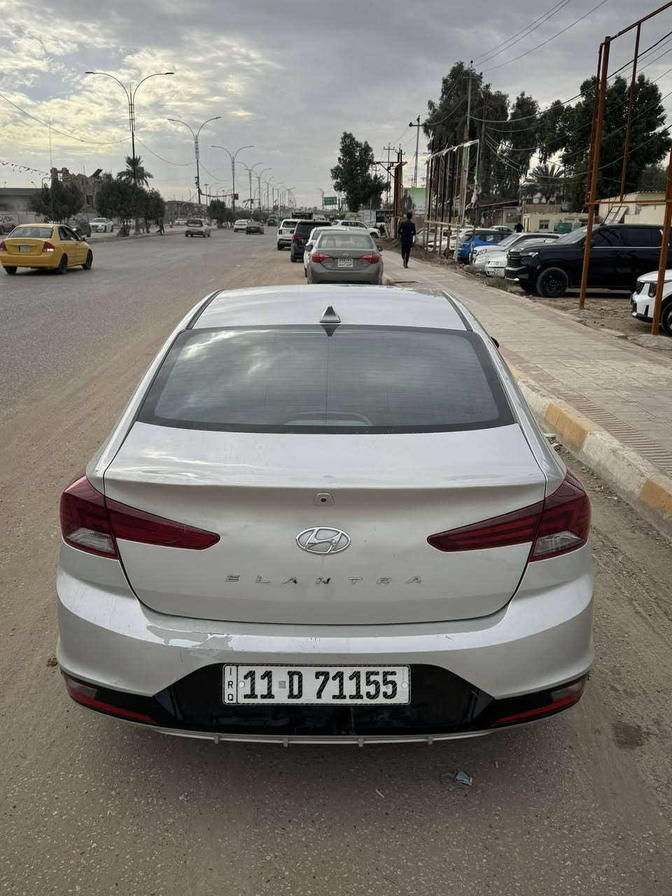 سلام عليكم النترا 2019محرك 2000 دوش كير ATالمرغوب ماشيه 100ميل حادثها بس بنيد معدل ومصلح نفسه ليبل واحد السياره وبيه صبغ شويه بقبغ الجنطه السياره جهازه وجديده مناقصها شي  مواصفاته رادار امامي وجانبي تحكم ستيرن شاشه تدعم نظام car play رقم بغداد الجديد باسمي***********
