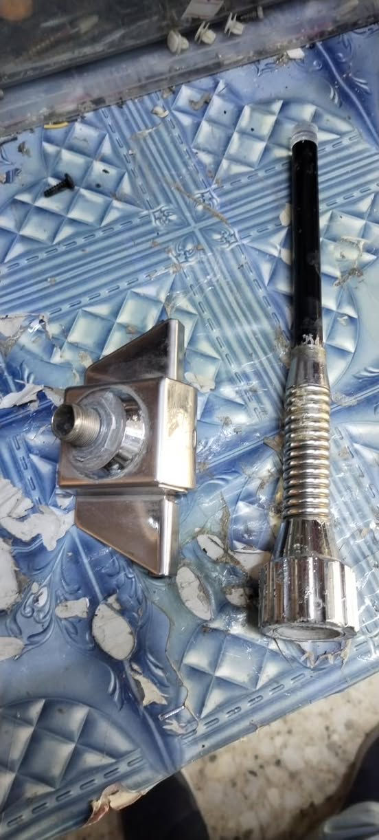 اريل صندوق اصلي مال حاويه 
العنوان نجف نهاية شارع حي الشرطه 
هاتف المحل ***********
