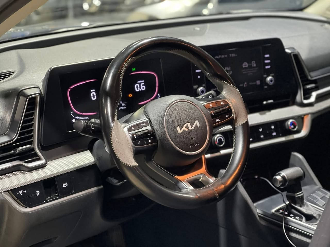 سلام عليكم 
كيا سبورتج 2023                                       
تحديد مسار 
 كار بلي رادارات  كامرا خلفيه
لايت زينون
اطفاء ذاتي 
شحن واير لس
تنبيهات عند فتح البيبان 
اوتو هولد
شاشه متصله شاشة كبيرة 
تحكمات ستيرن 
تبريد قطعتين
سايد بريك بصمة
رادارات جانبيه وامامية وخلفية
درايف مود
نظام Sport. Smart. Normal
سعر ب 173 بيه مجال بصيط حق الجيه 
حادثهه فقط شبر بالبنيد بار باقي كفاله عامه مكاني نجف رقمي ***********
