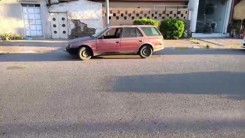 السلام عليكم بيت للبيع طابو ملك صرف موقع تجاري كركوك طريق بغداد مكان فول تجاري يحتوي على مساحه 243واجهتين على شارع 20 للاستفسار اكثر الاتصال علا الرقم ***********
